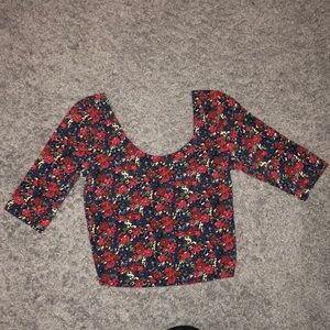 Scoop neck crop top
